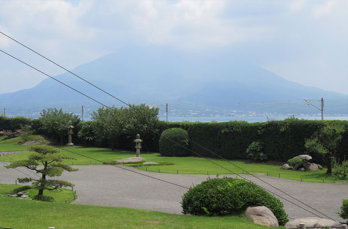 仙巌園から望む「桜島」